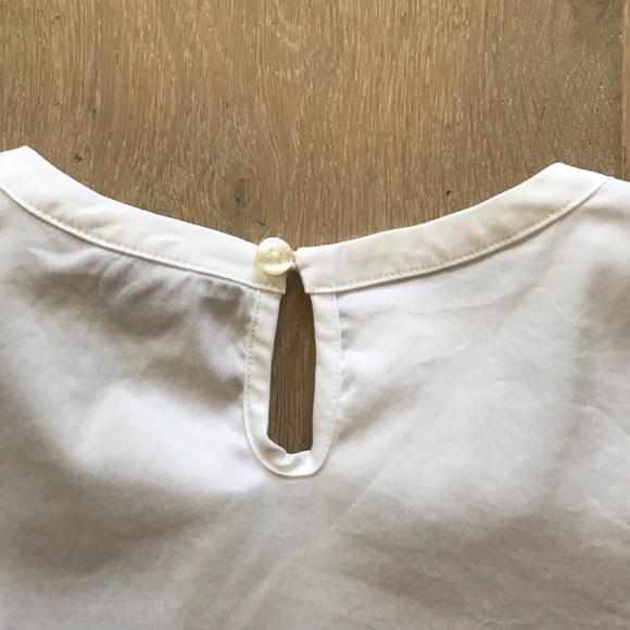 Vineyard Vines White Ruffle Shirt - Picture 7 of 7